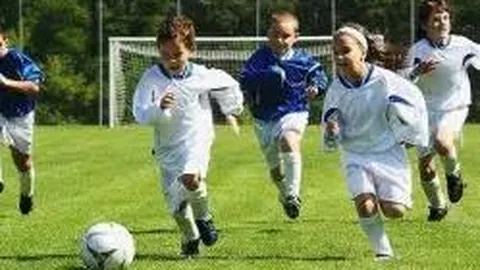 篮球赛场“医”路相伴！百强县联赛盛大启动健康赛事！